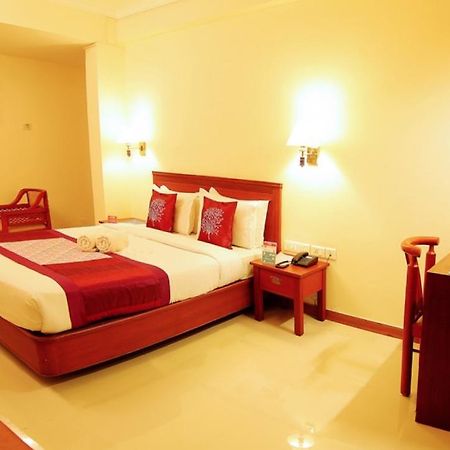 Hotel Archana Inn Kochi Bagian luar foto