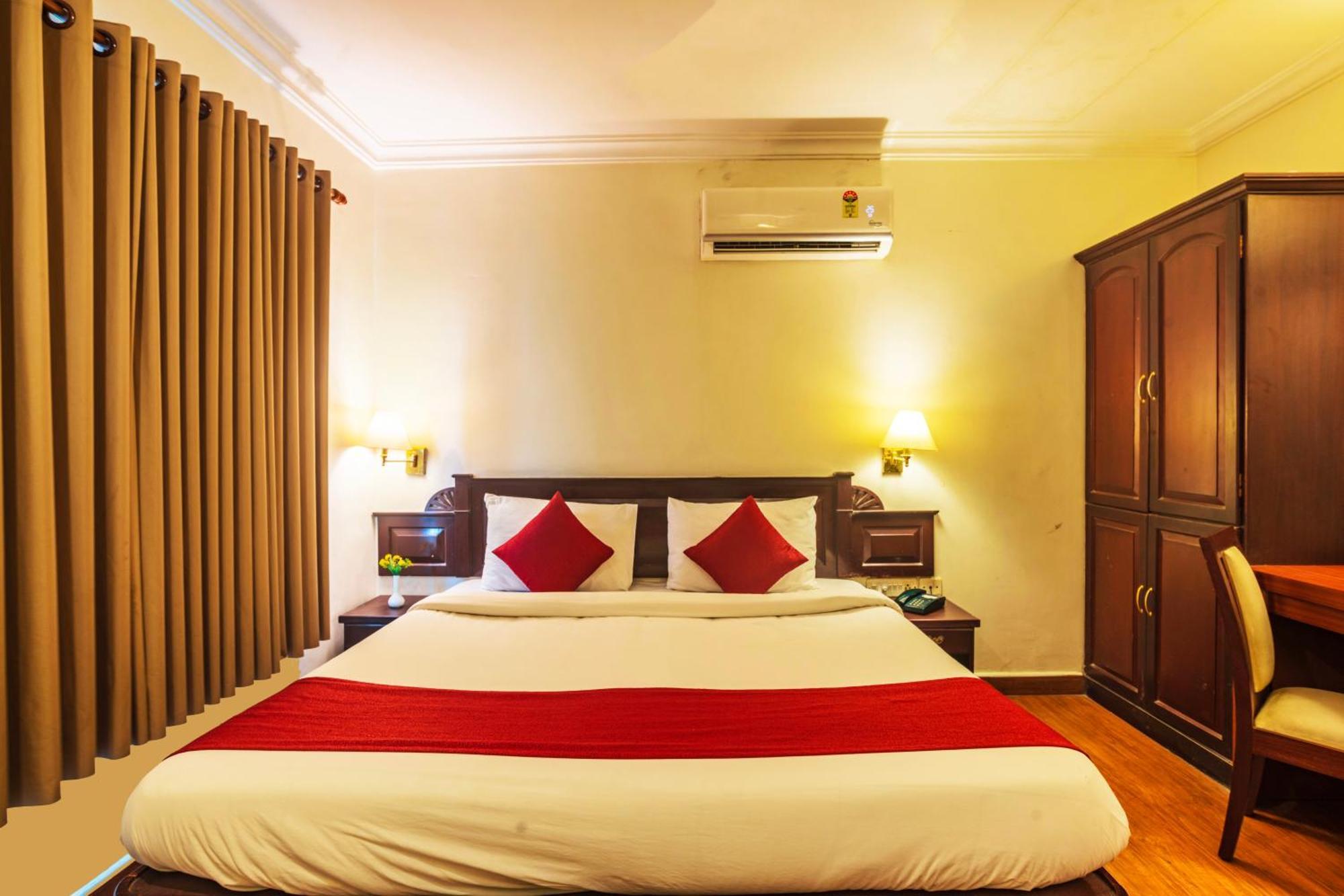 Hotel Archana Inn Kochi Bagian luar foto