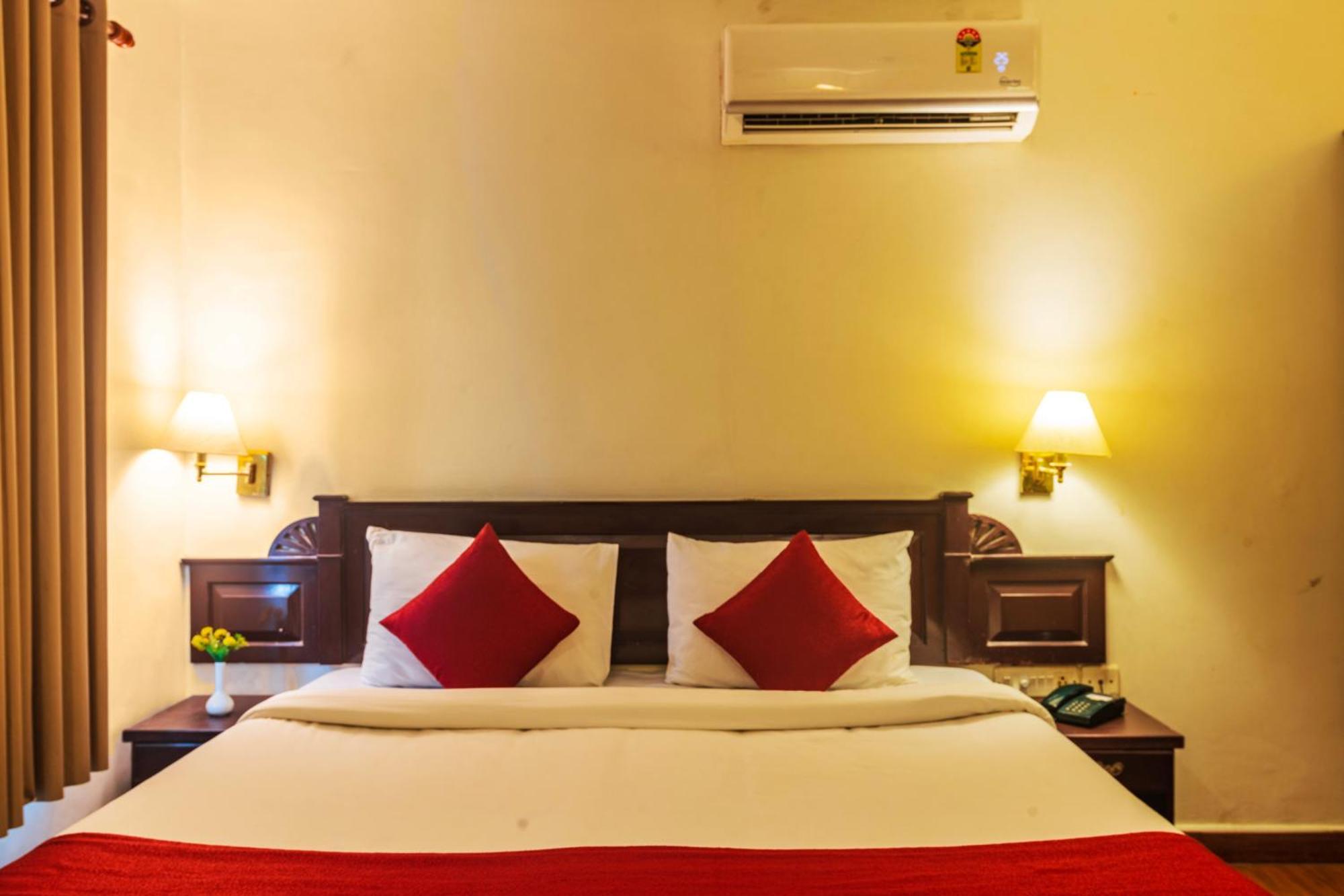 Hotel Archana Inn Kochi Ruang foto