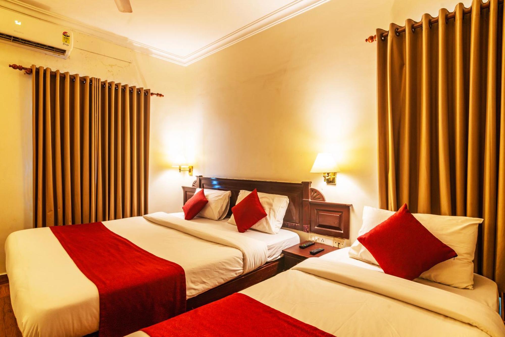 Hotel Archana Inn Kochi Bagian luar foto