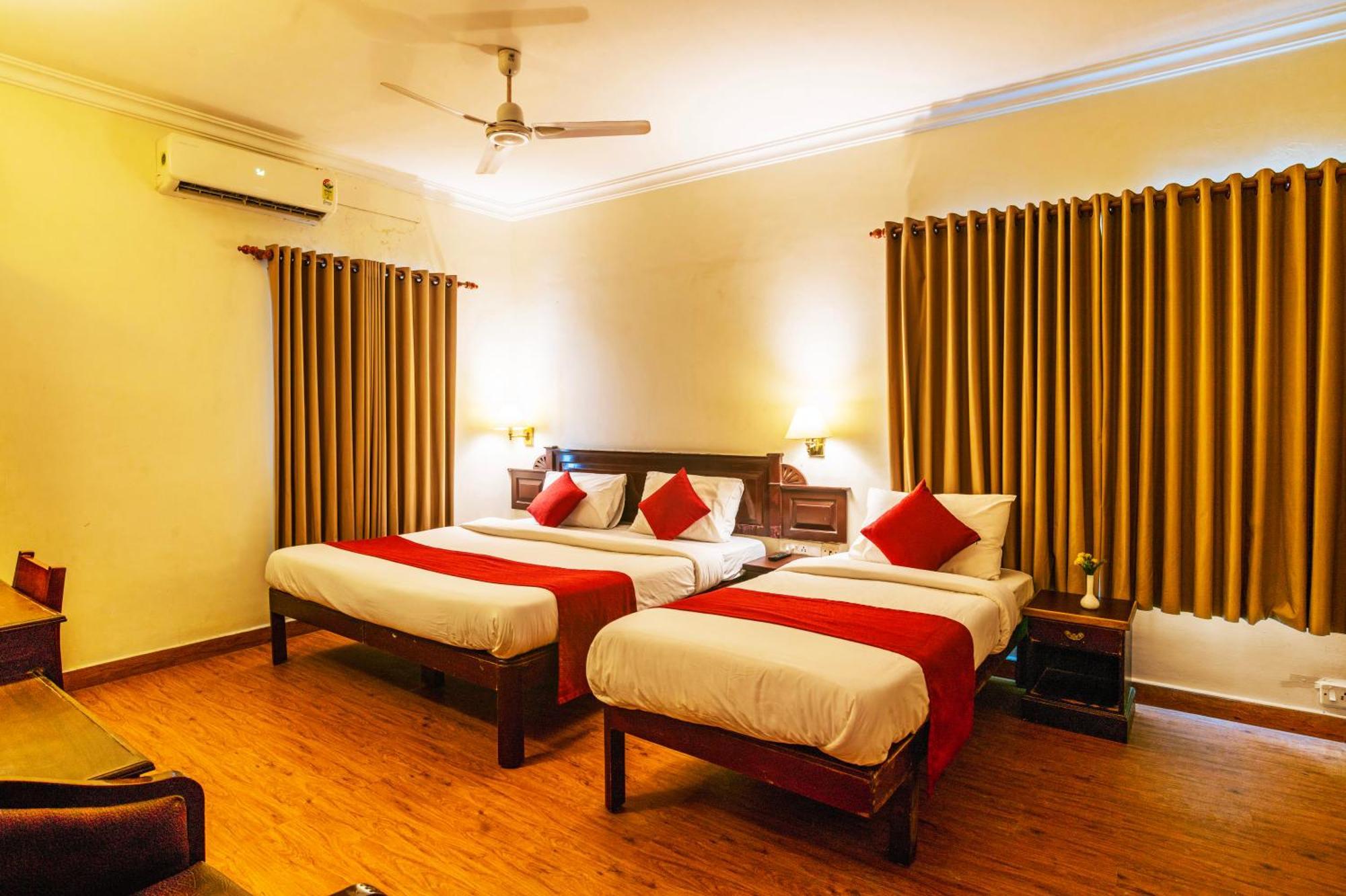 Hotel Archana Inn Kochi Bagian luar foto