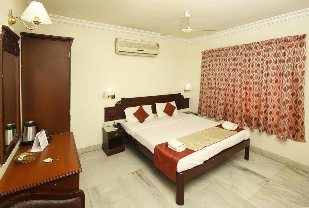 Hotel Archana Inn Kochi Bagian luar foto